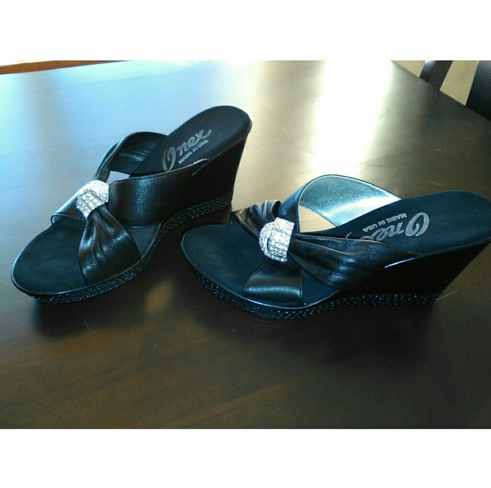 Onex black wedge jeweled sandal size 7